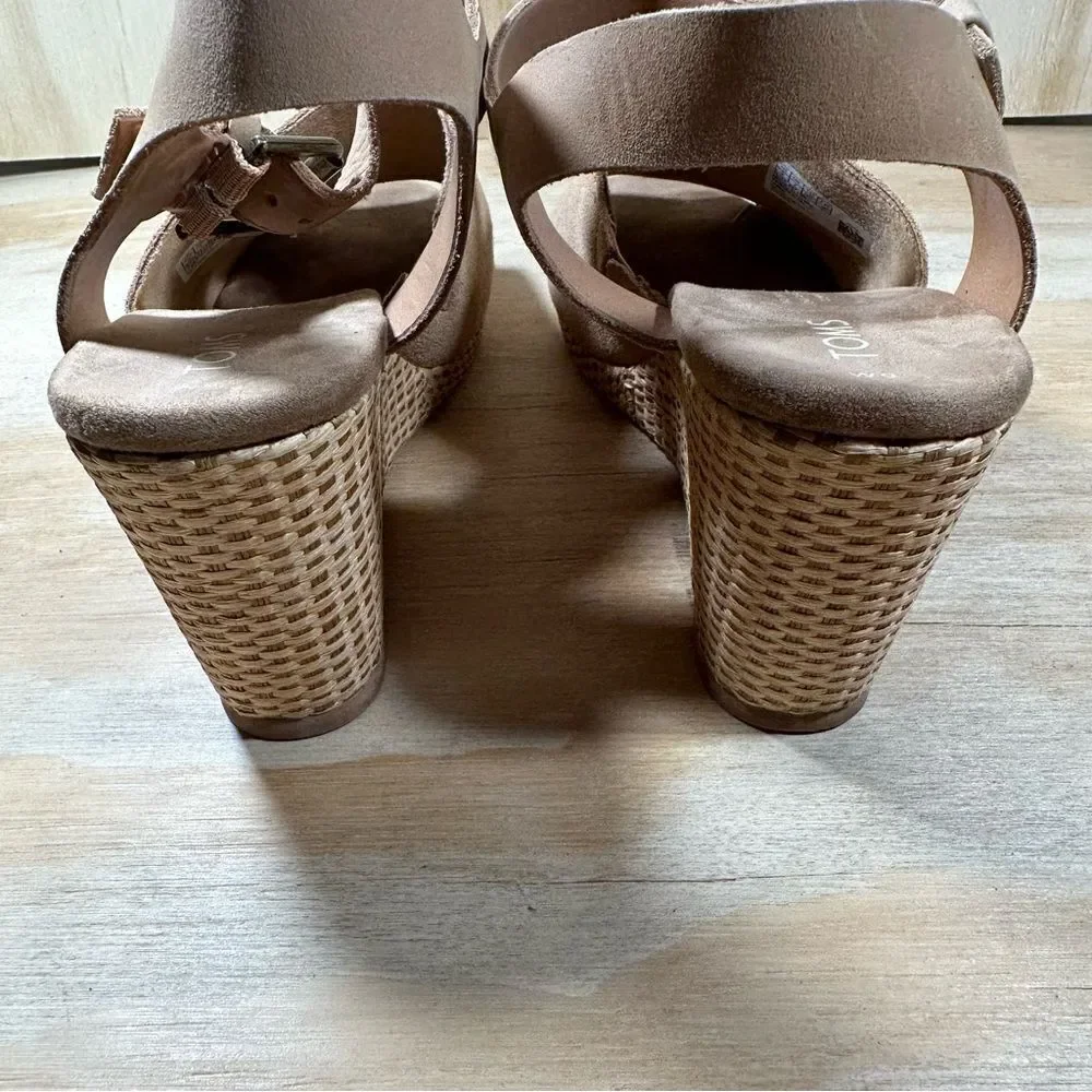 Toms Suede Tan Wedge Sandals Women’s Size 9
